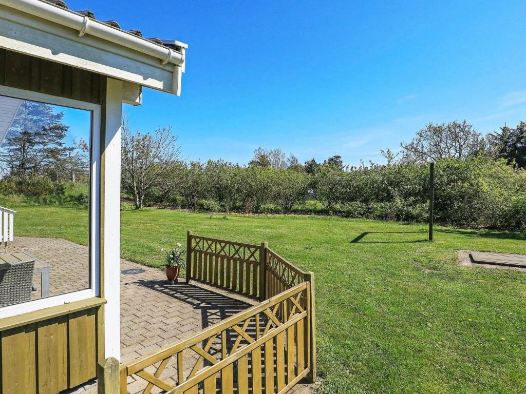 Zahrada ubytování 7 person holiday home in Hjørring-By Traum
