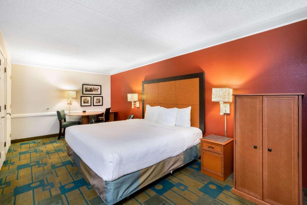 La Quinta Inn by Wyndham Phoenix Sky Harbor Airport - King Room - Acceso A La Discapacidad