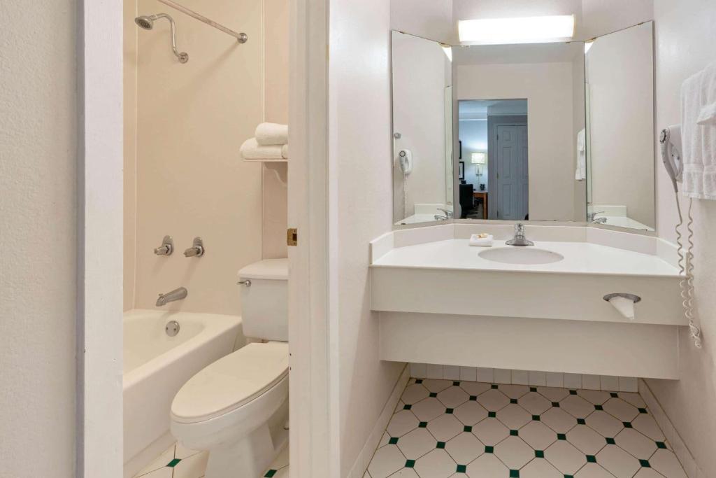 La Quinta Inn by Wyndham Phoenix Sky Harbor Airport - Deluxe King Room