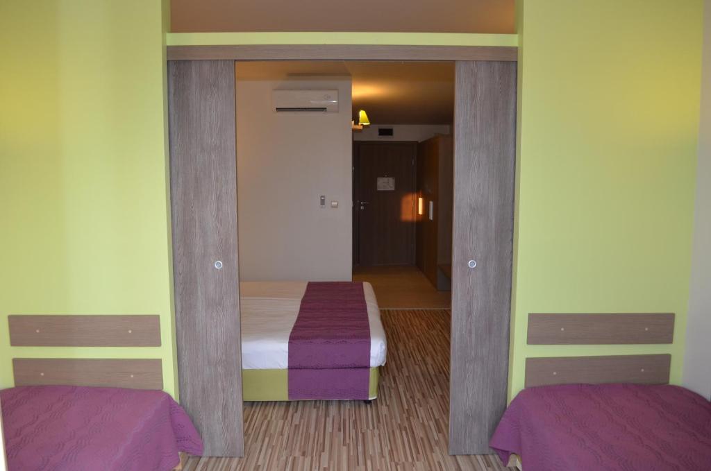 Aqua Nevis Hotel & Aqua Park - All Inclusive - One-Bedroom Suite With Sliding Door And Balcony
