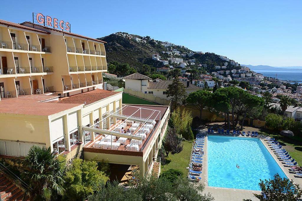 Bazén v ubytování Hotel Grecs nebo v jeho okolí