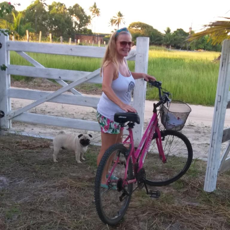 Jízda na kole v ubytování Casa na Praia com Piscina nebo okolí
