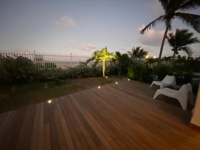 Balkón nebo terasa v ubytování Princess Mahault - Beachfront - Orient bay - luxury apartment