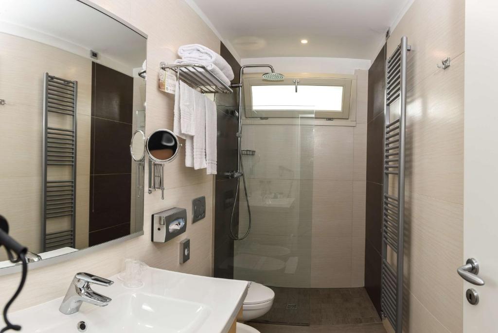 Best Western Plus Hotel Modena Resort - Chambre Lit King-Size Confort Avec Canapé-Lit