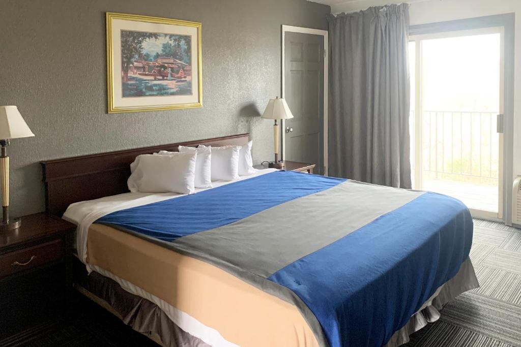 Lakeview Inn - Room De Deluxe King