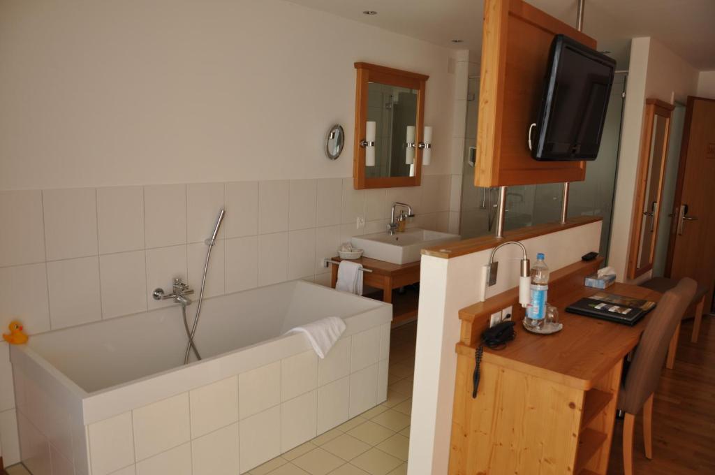 TV a/nebo společenská místnost v ubytování Hotel Edelweiss Superior