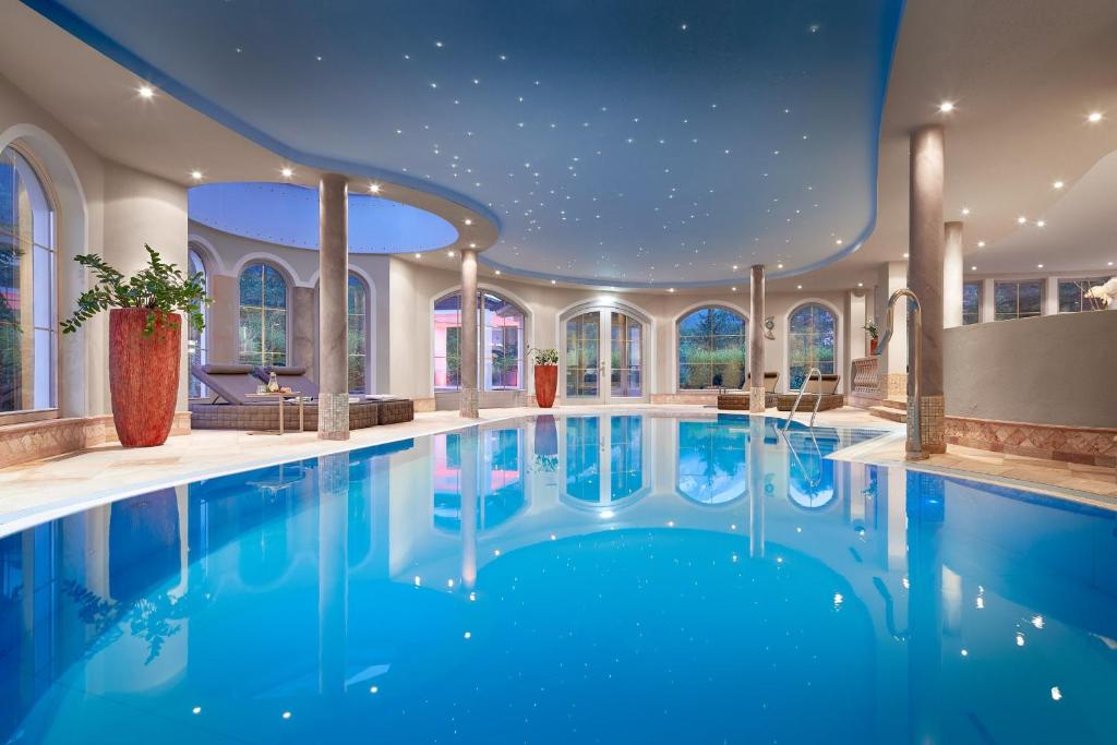 Bazén v ubytování Adler Inn Tyrol Mountain Resort SUPERIOR nebo v jeho okolí