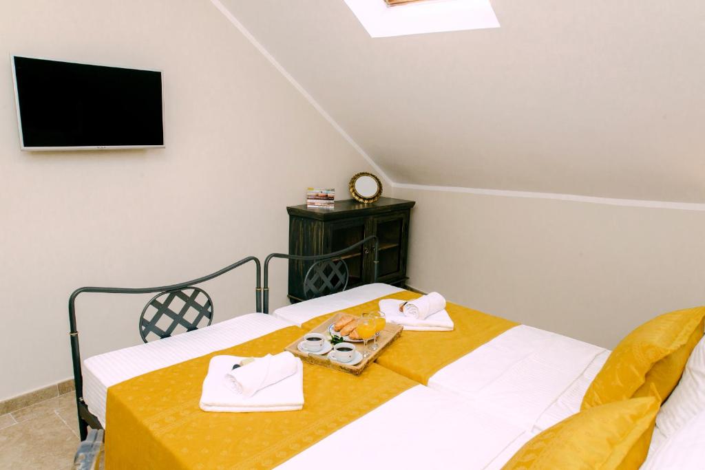 D & Sons Apartments - 7