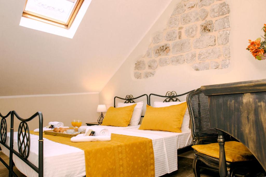 D & Sons Apartments - 1