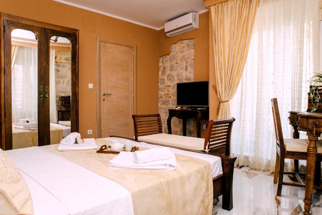 D & Sons Apartments - 18