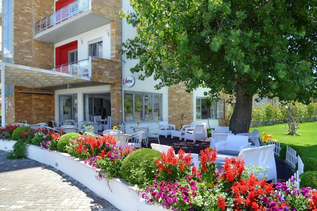 Zahrada ubytování Hotel Bora Bora velipoja