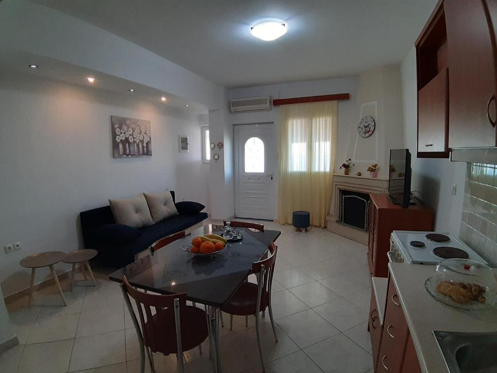 Kuchyň nebo kuchyňský kout v ubytování Roussa's View Apartments