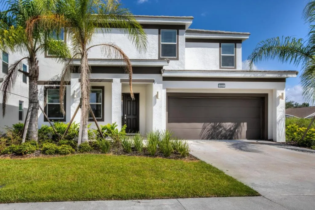 Near Disneyland! Amazing 6BR Home with Pool!, Kissimmee, Statele Unite ale Americii