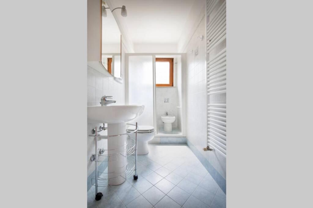 Kúpeľňa v ubytovaní Villa Mimosa-Con piscina e vista lago