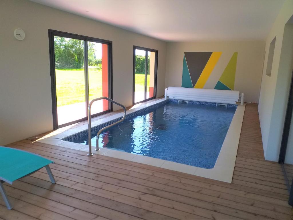 Maison avec Piscine intérieure privée sans vis à vis chauffée toute l  année, Quiévrecourt – Updated 2023 Prices