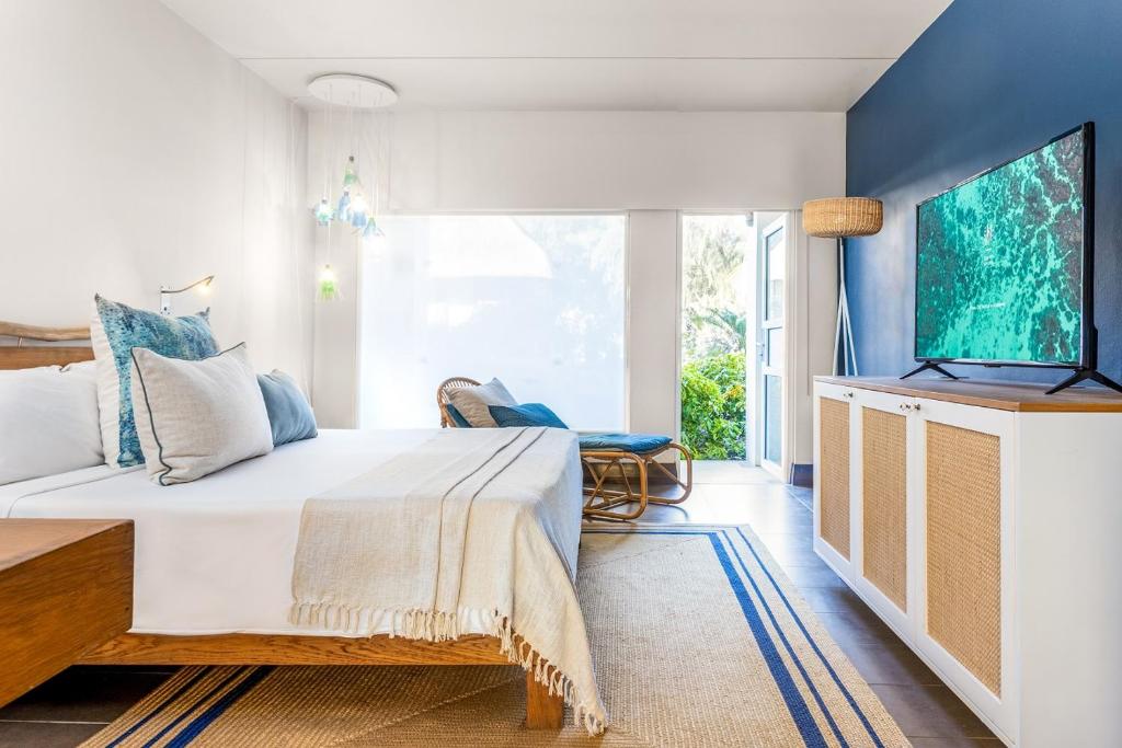 Lagoon Attitude (Adults Only) - 18