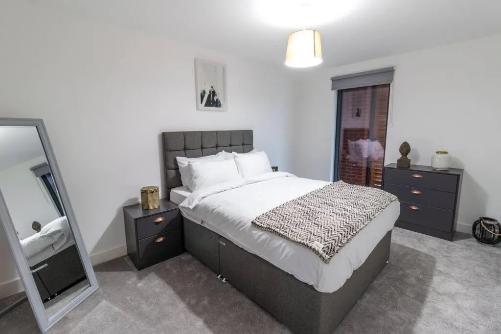 Luxury Apartment -Chinese Quarter -Private Terrace, Birmingham, United Kingdom