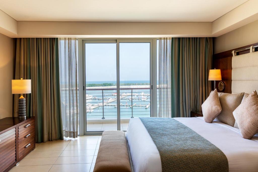 Postel nebo postele na pokoji v ubytování Barceló Mussanah Resort, Sultanate of Oman