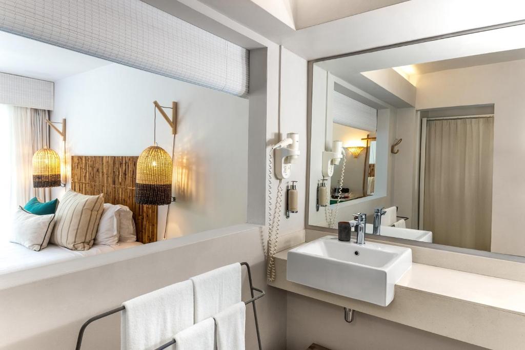 Lagoon Attitude (Adults Only) - 5