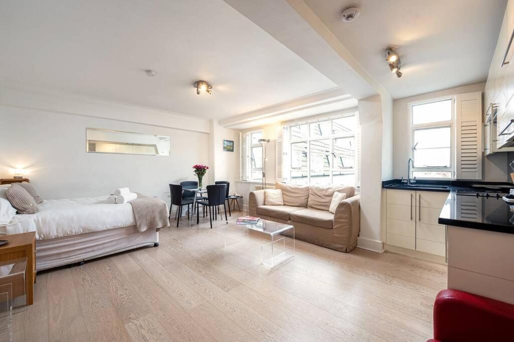 Apartment 832 - Nell Gwynn House, Chelsea