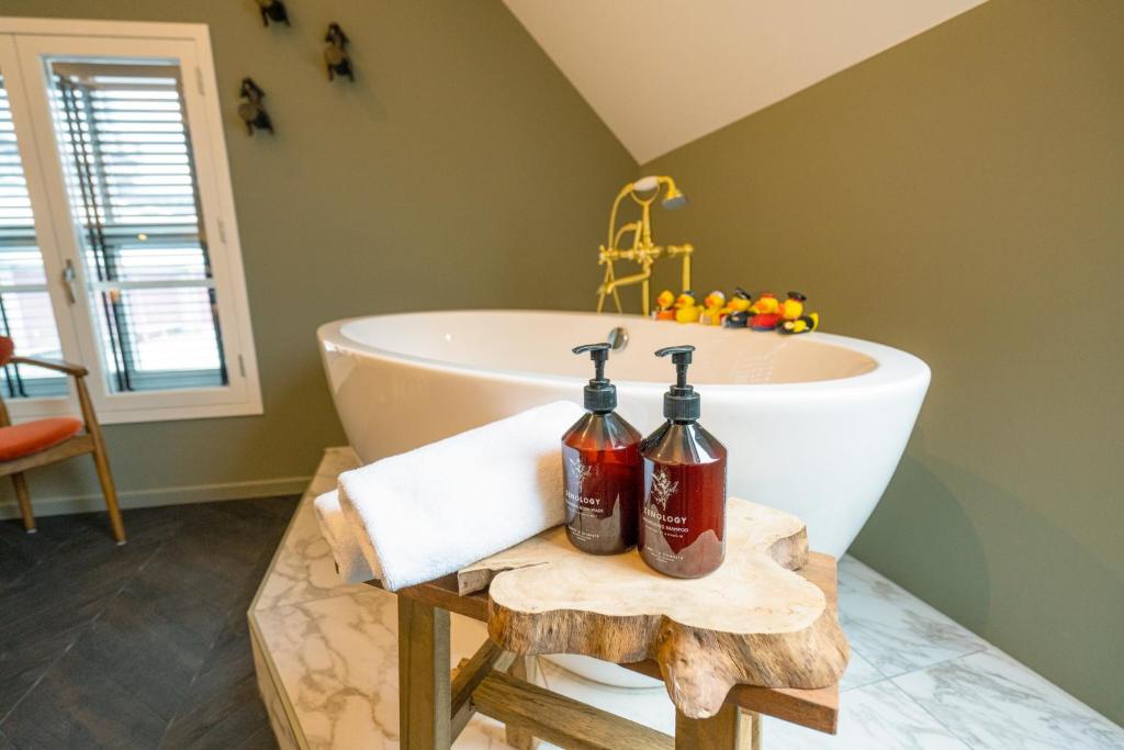 The Collector - Resim 14