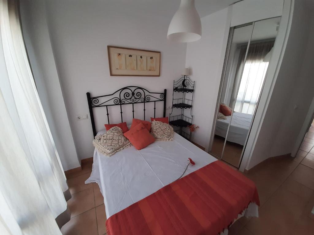 Postel nebo postele na pokoji v ubytování Atico Con Vistas En Zahara Pueblo