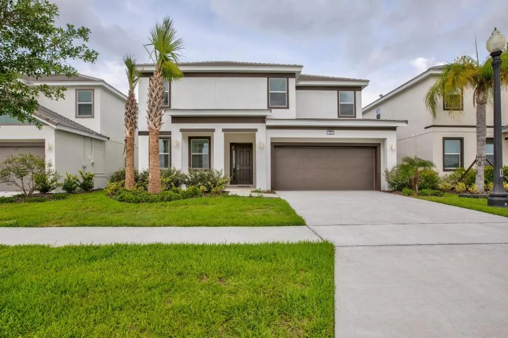 Beautiful 6BR Home with Pool - Near Disney!, Kissimmee, Statele Unite ale Americii
