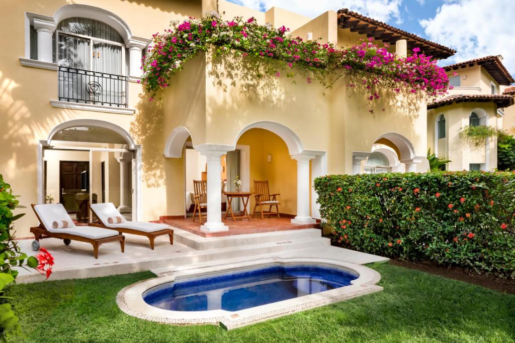 Bazén v ubytování Casa Velas Adults Only All Inclusive nebo v jeho okolí
