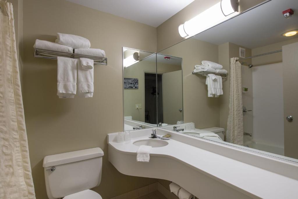 RIT Inn & Conference Center - 2 Double Beds, North