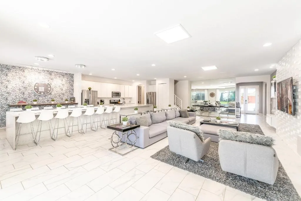 Luxury home for 30 guests just 10 minutes from Dis, Kissimmee, Statele Unite ale Americii