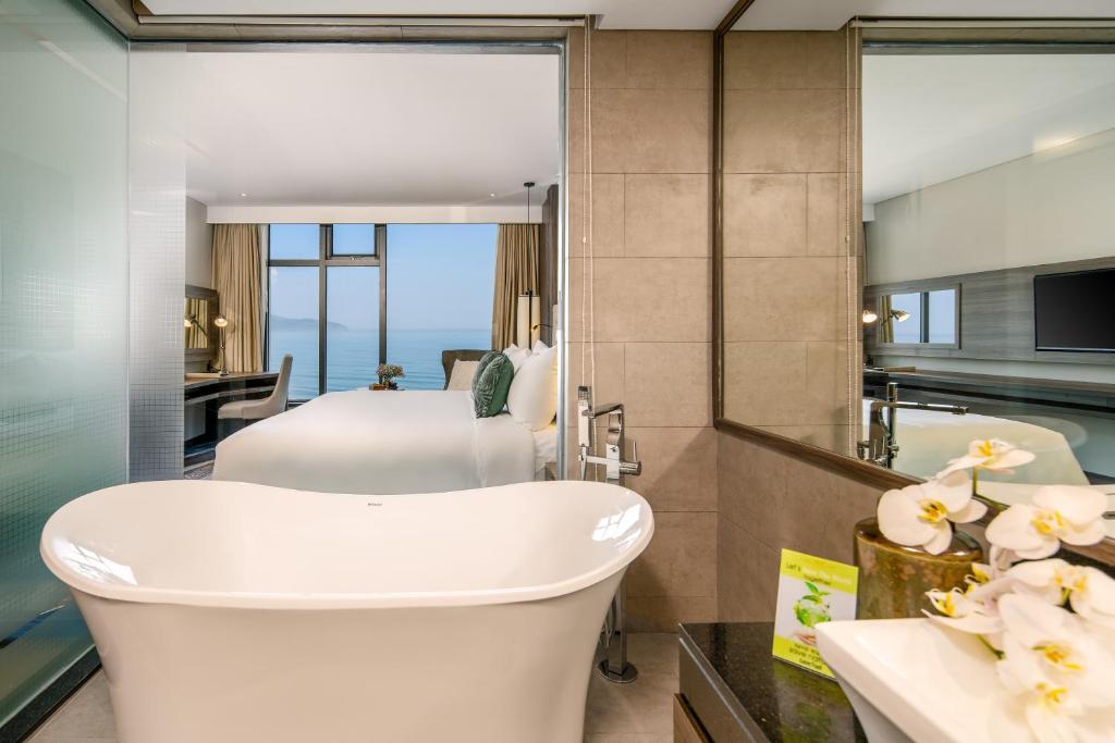 Phòng Có Giường Cỡ King Nhìn Ra Biển - Ưu Đãi Spa