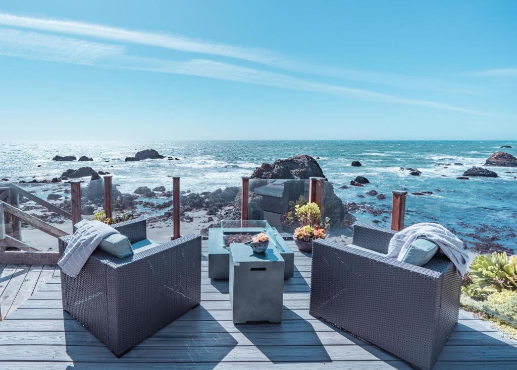 Surfscape Beach House, Private Beach & Ocean views - Twee Slaapkamers Huis