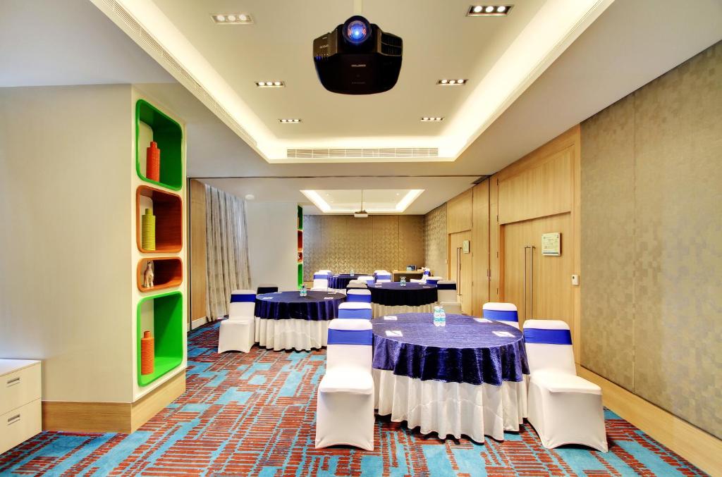 Holiday Inn Bengaluru Racecourse by IHG photo