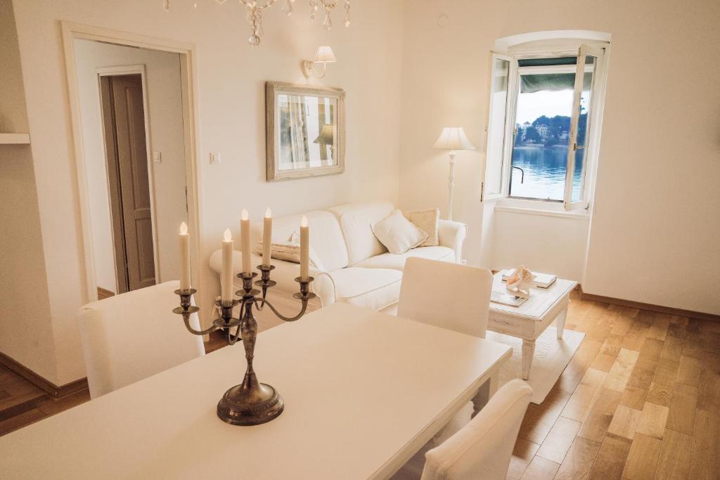 Posedenie v ubytovaní La Casa Isabella