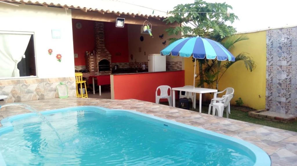 The swimming pool at or close to Casa com piscina