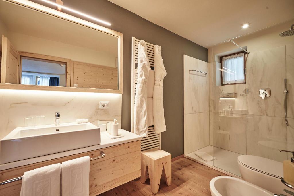 Vannituba majutusasutuses Goldene Rose Karthaus a member of Small Luxury Hotels of the World