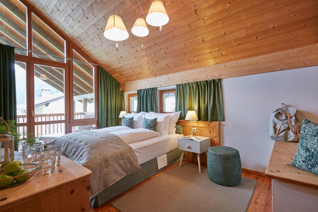 Voodi või voodid majutusasutuse Goldene Rose Karthaus a member of Small Luxury Hotels of the World toas