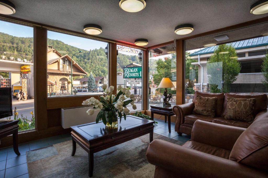 Reagan Resorts Inn photo