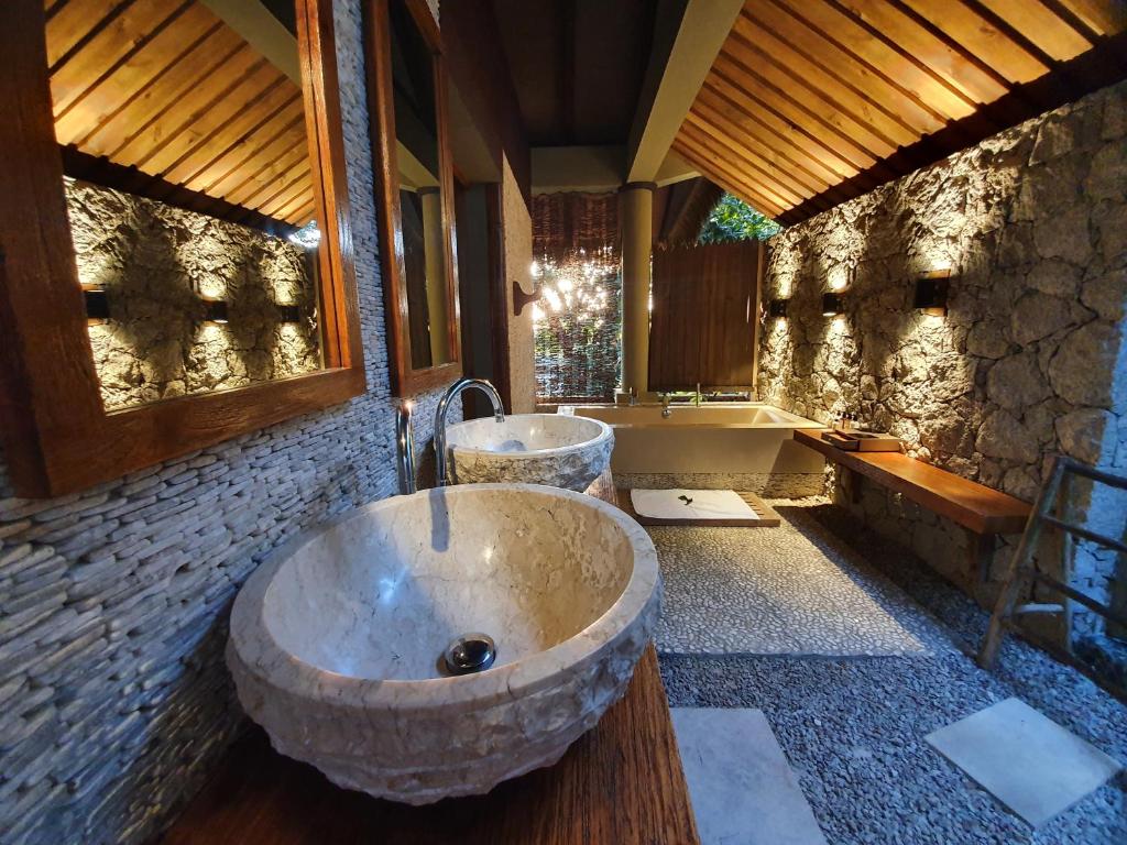 Koupelna v ubytování Le Domaine de L'Orangeraie Resort and Spa