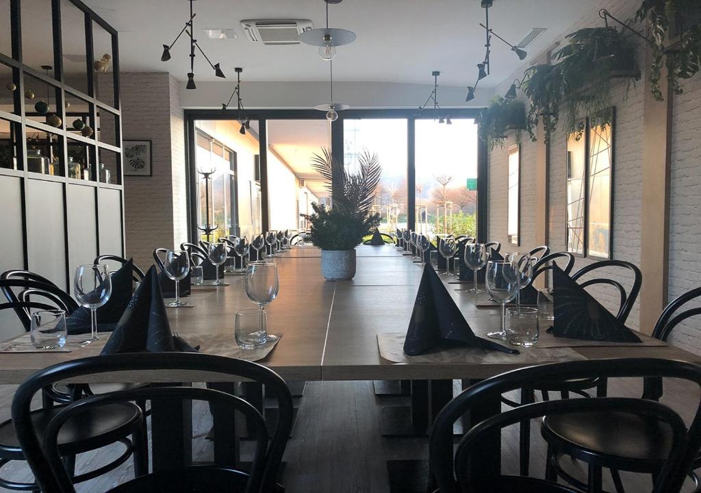 Urban Ring Hotelにあるレストランまたは飲食店
