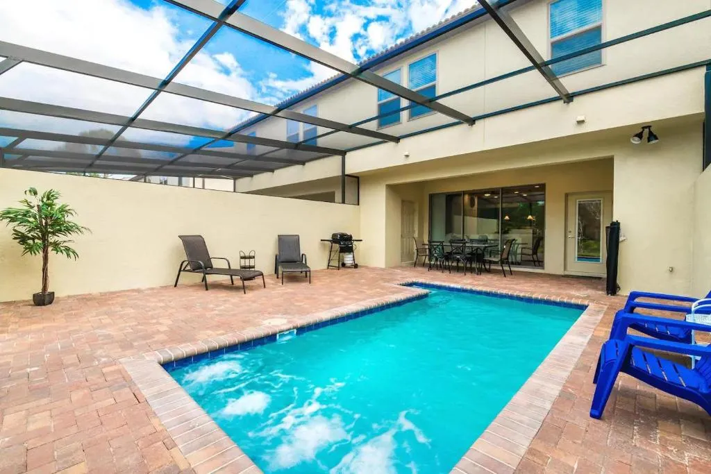 Vacation home with 5 BD & pool 10 min to Disney - Townhouses for Rent in Kissimmee, Kissimmee, United States