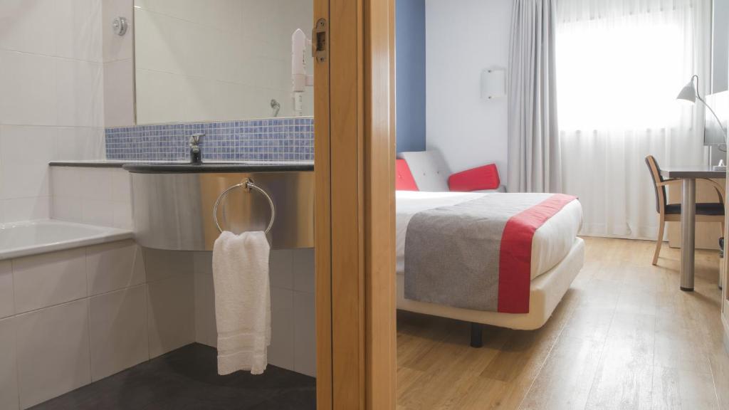Holiday Inn Express Molins de Rei by IHG - Habitación Estándar Con Desayuno Gratuito