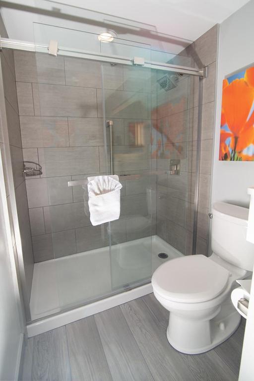 Palm Garden Hotel - Queen Room With Two Queen Beds - Disability Access
