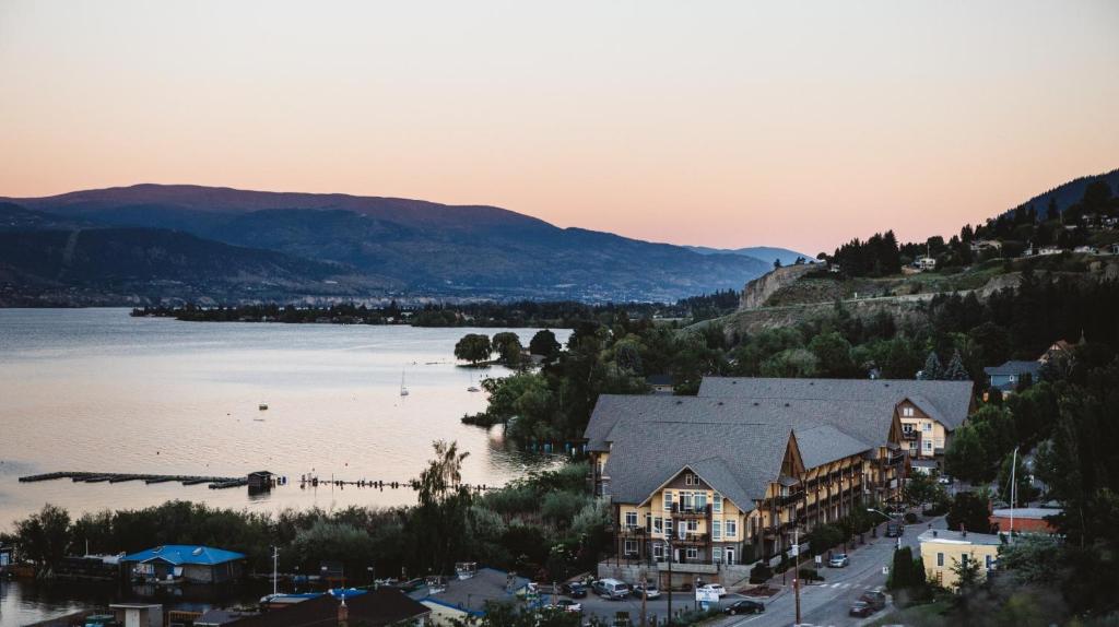 Summerland Waterfront Resort & Spa photo