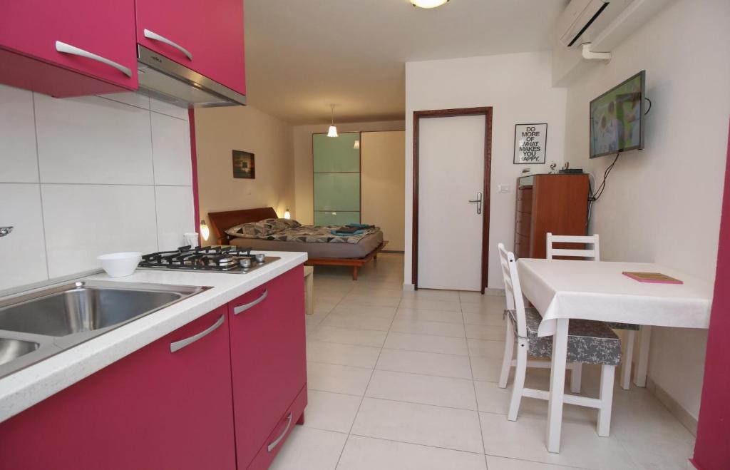 Kuchyň nebo kuchyňský kout v ubytování Apartment Svid