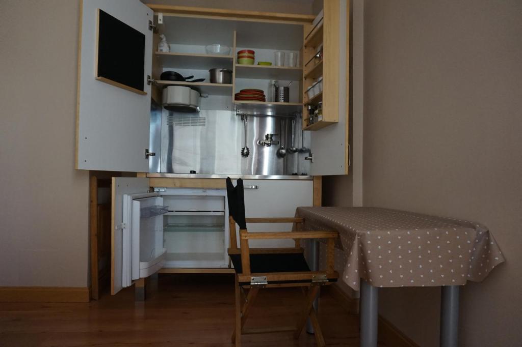 Arganzón Plaza - Twin Room With Kitchenette