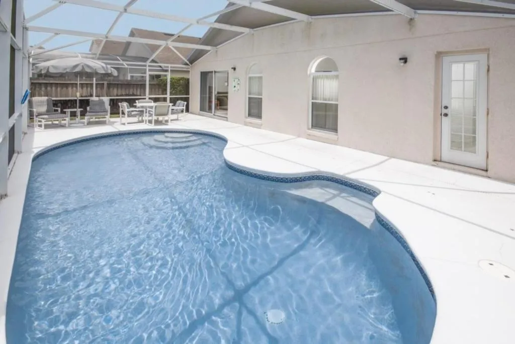 Sarah's Hampton Lakes Villa * home, Davenport, United States