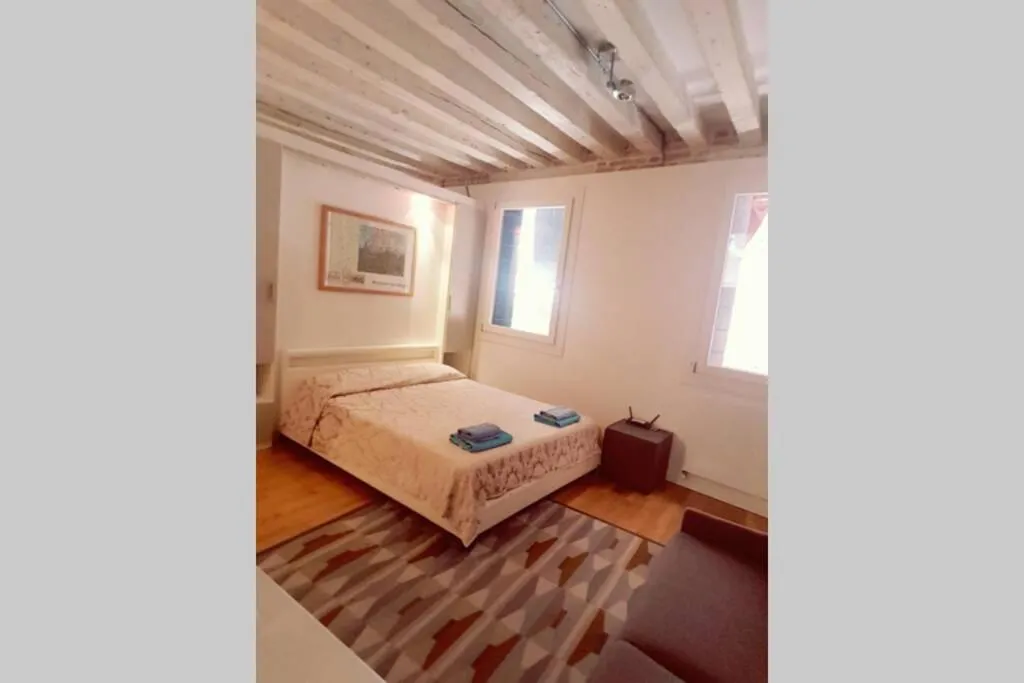 LUXURY CENTRAL MODERN FLAT, Venice, Italy