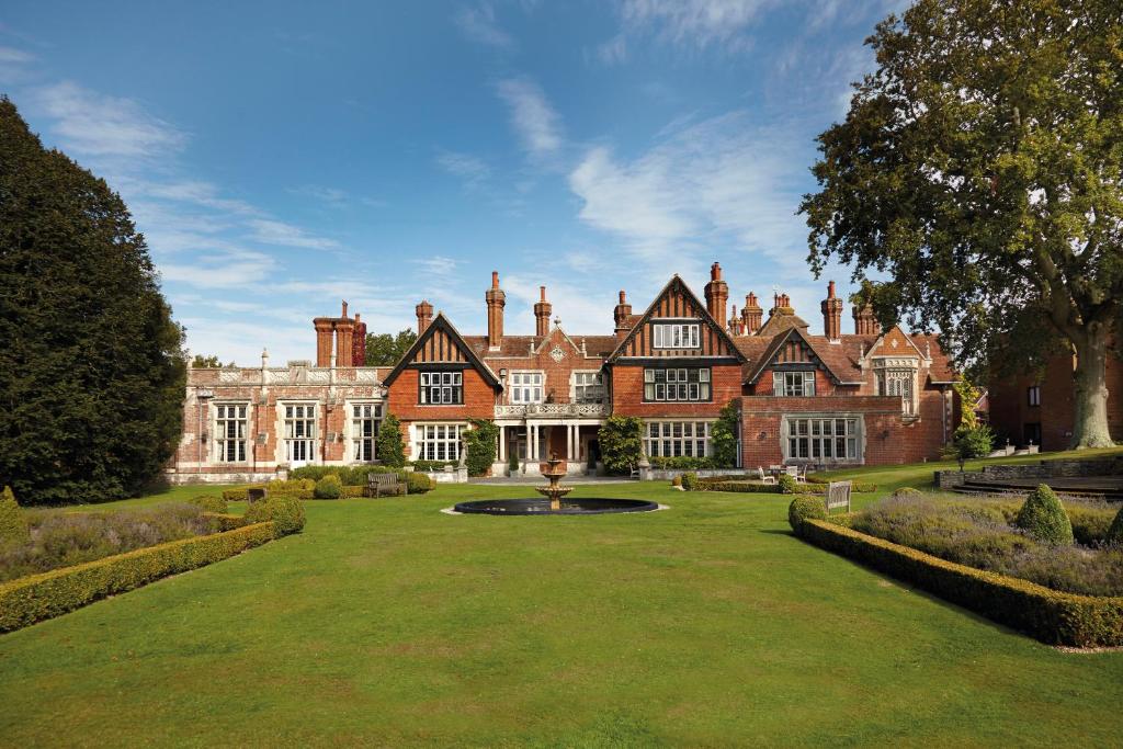 Photo de la galerie de l'établissement Macdonald Elmers Court Resort, à Lymington