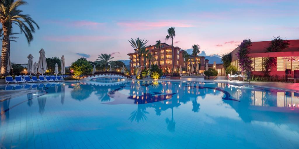 The swimming pool at or close to The Norm Oriental Kemer